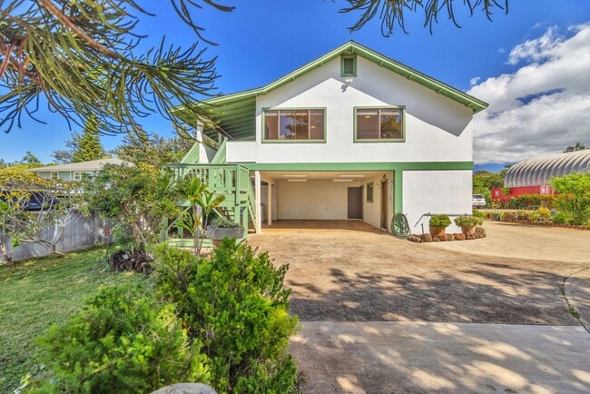 Building Photo - Charming 3BR Makawao Upstairs Home – Bright, Breezy & Move-In Ready