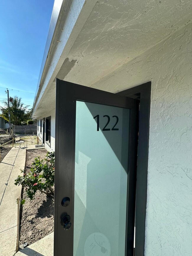 Photo - 122 SW 12th Ave