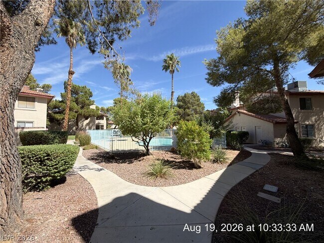 Photo - 705 Rock Springs Dr Unidad 202