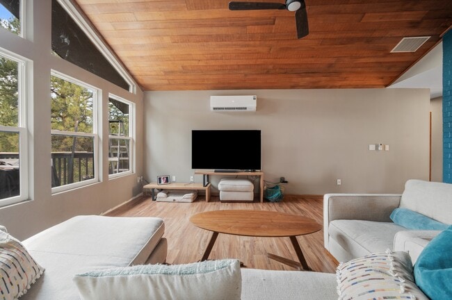 Photo - 2020 Fairmount St