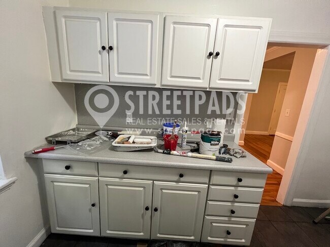 Photo - 1139 Beacon St Unit 3