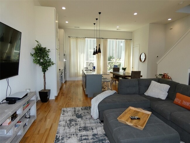 Photo - 2317 Moser Ave