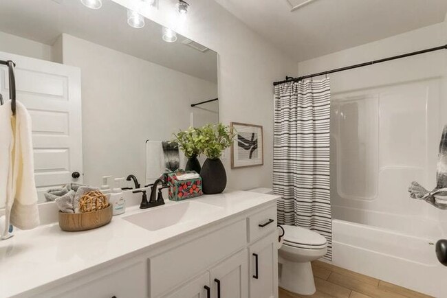 Photo - 4 Bedroom Home In Owasso