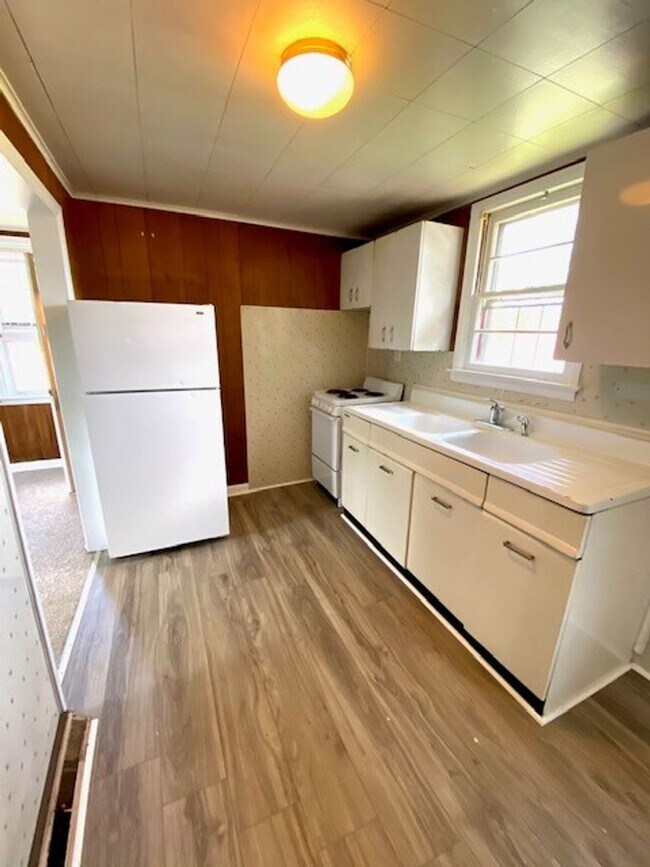 Photo - 746 Summit Ave Unidad Garage Apt