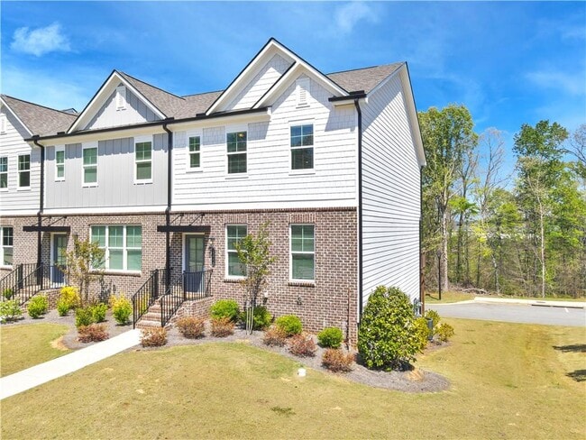 Photo - 1274 Ainsworth Alley