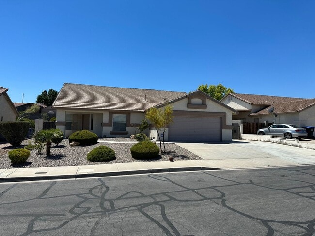 Henderson!! Solar Panels!! Tankless Hot w... - Henderson!!  Solar Panels!! Tankless Hot w... House