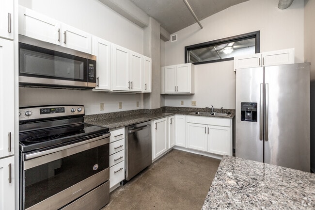 2BR, 2BA - 1,040SF - Kitchen