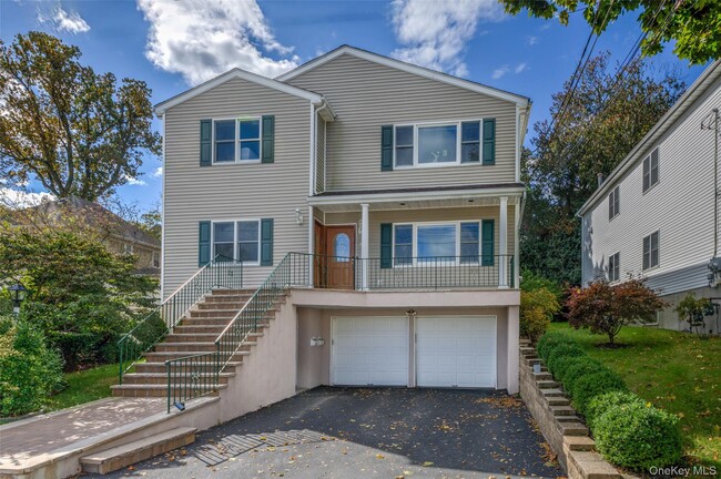 Building Photo - 8 Davenport St
