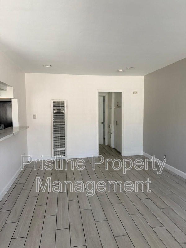 16439 California St Unit 1/4