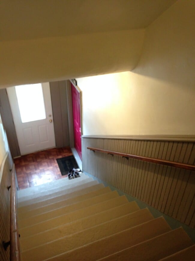 Stairway to Front Entryway & 4th St - 204 E 4th St Unit 202.5