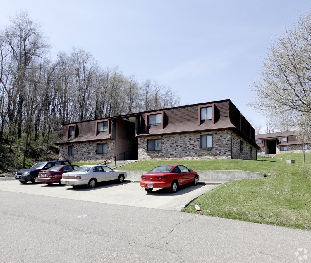 Deerfield Court Apartments - Deerfield Court Apartments