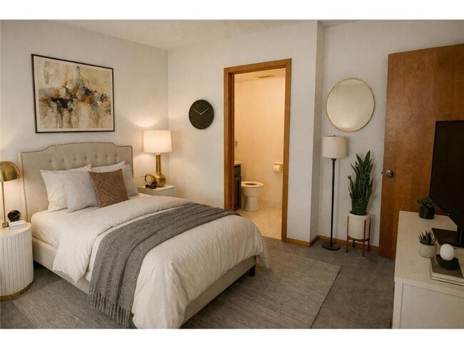 Photo - 5420-5422 Mallard Ln