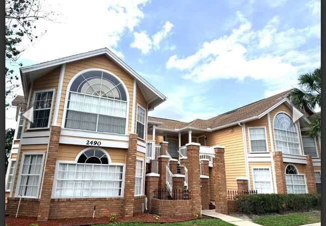 Building Photo - 2490 Sweetwater Club Cir