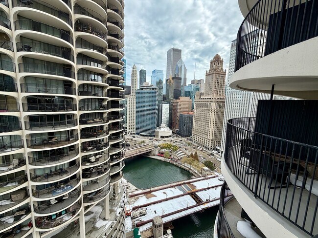 Photo - 300 N State St Unit 2807