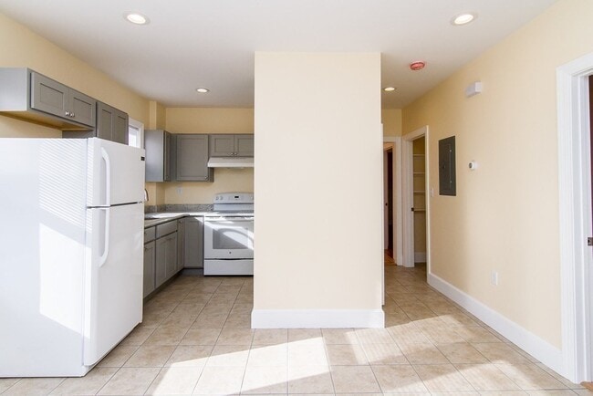 Building Photo - 3 Atlantic Ave Unit 0