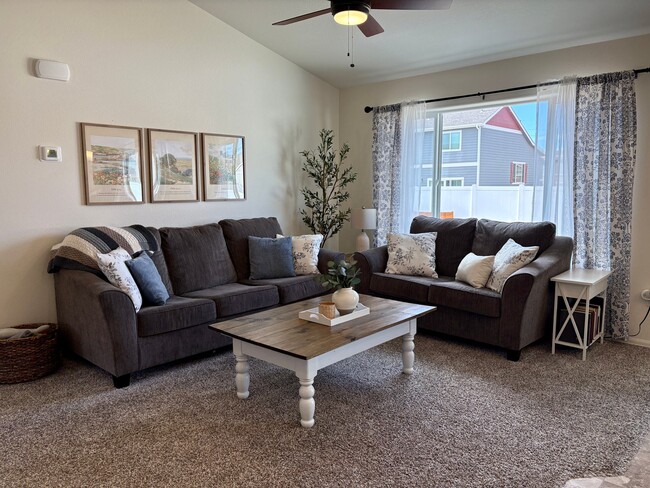 Photo - 916 Greenbrook Dr