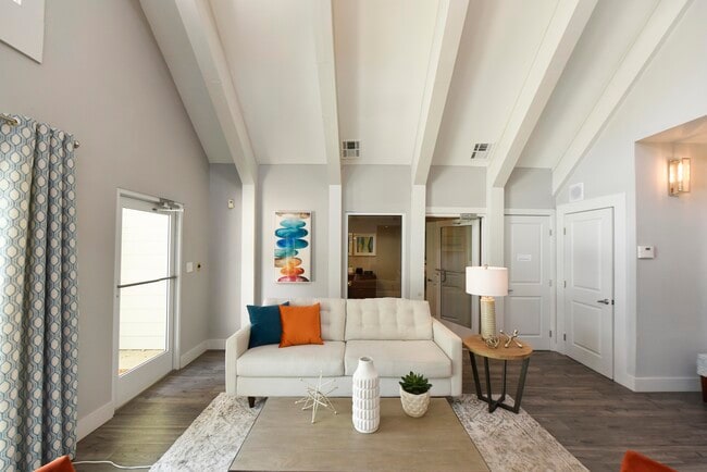 Building Photo - River Walk Savannah Rental