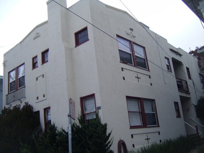 Building Photo - 3924 Clarke St Unit 1 Rental
