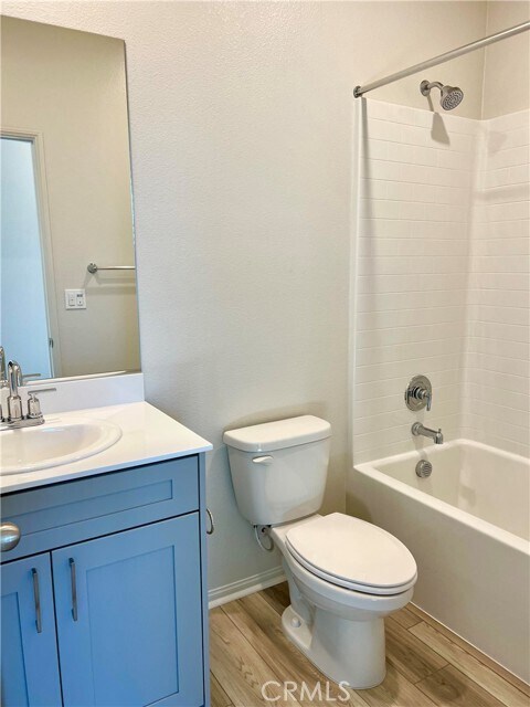 Photo - 358 Lockhart Wy