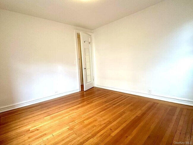 Photo - 70 Haven Ave Unidad 4A