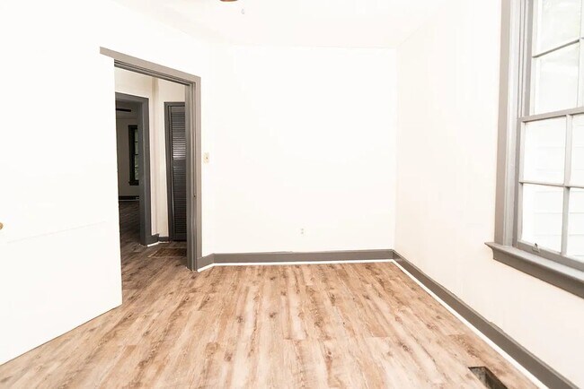 Photo - 1405 Hunt Ave
