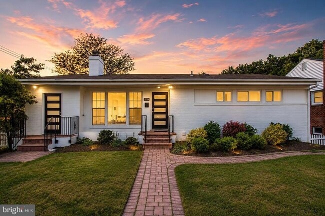 Building Photo - 9724 Admiralty Dr