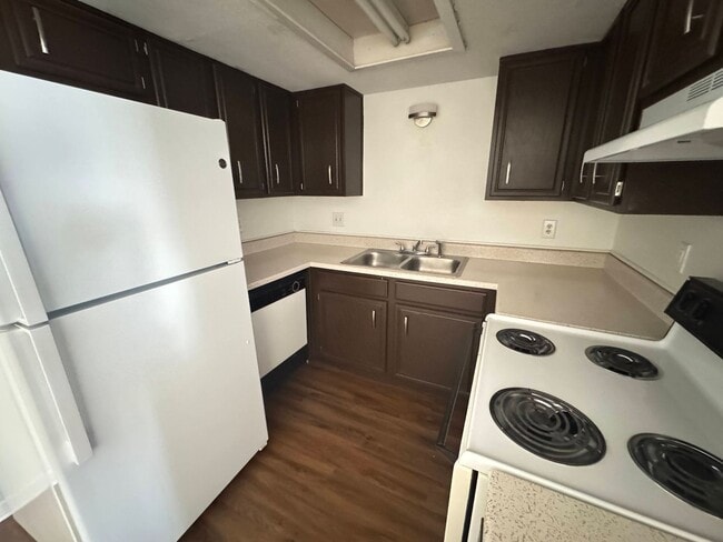Photo - 1203 Monroe Loop Unit C