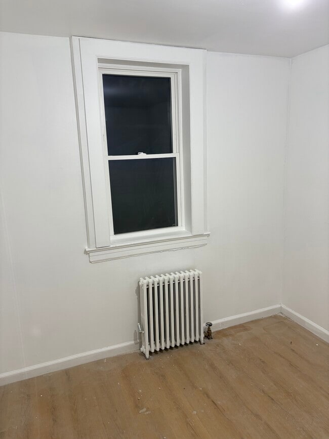 Building Photo - 14 Emerson Pl Unit second floor