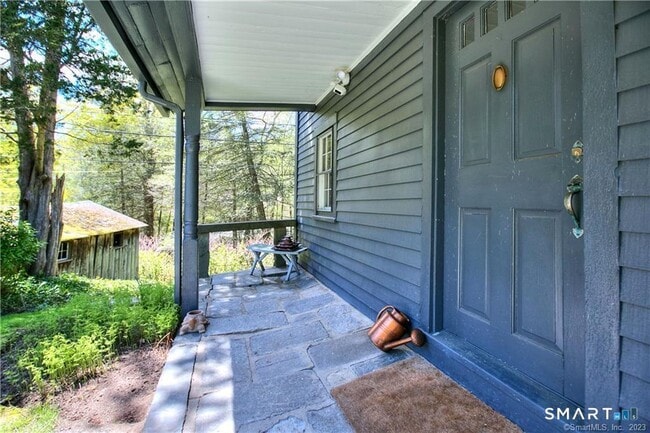 Photo - 284 Lyons Plain Rd