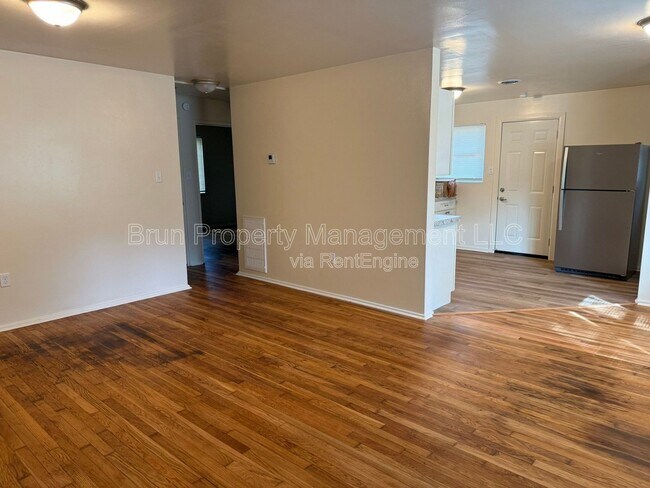 Photo - 3817 Woodlake Dr