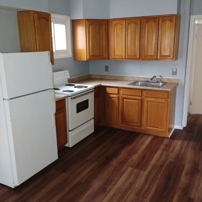 Building Photo - 9 Western Ave Rental