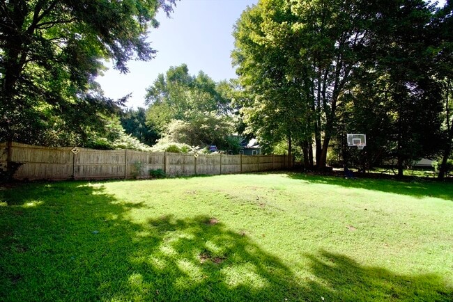 1617 Plumtree Rd