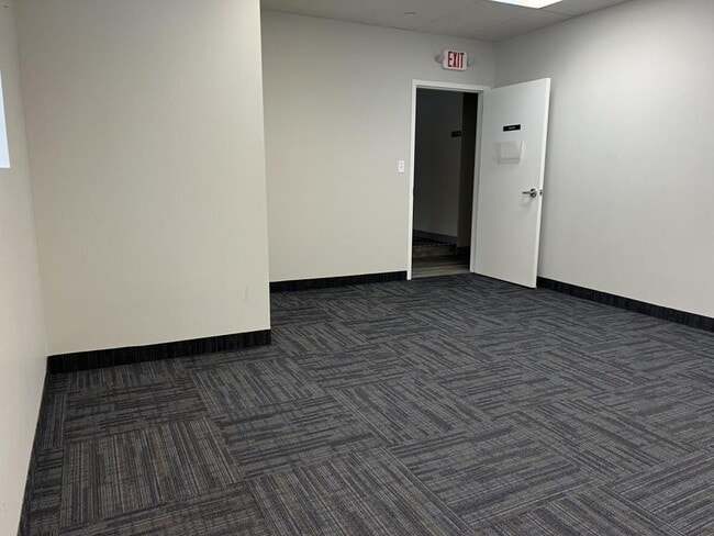 Photo - 2025 Central Park Ave