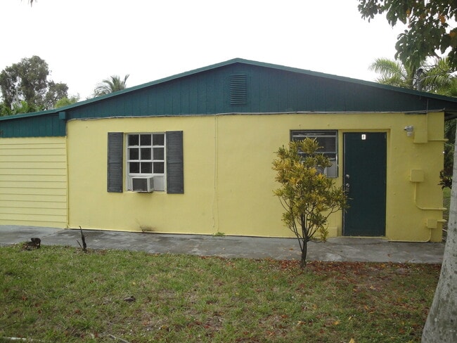 Building Photo - 1101 Summer St Unit A