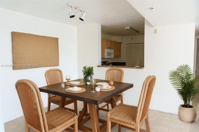 Photo - 509 E Sheridan St Unit 3083