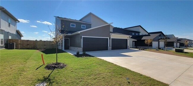 Photo - 1903-1 SW Poigai Wy