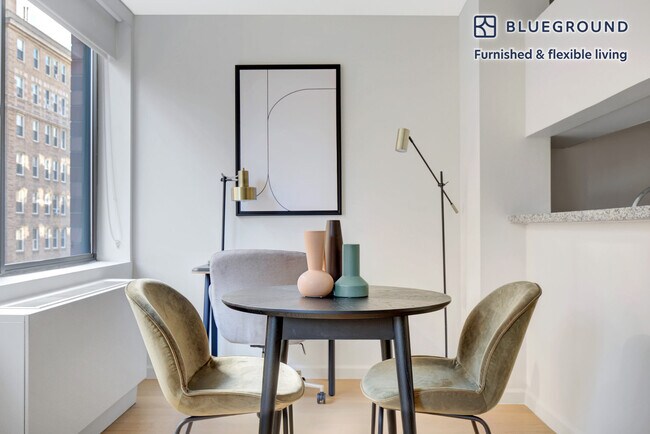 Photo - 255 W 94th St Unidad FL10-ID686