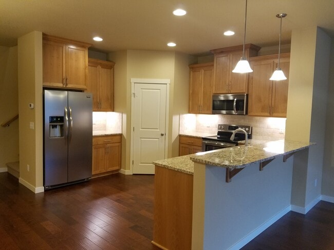 Photo - Beautiful Townhome in perfect location, only minutes from I-5