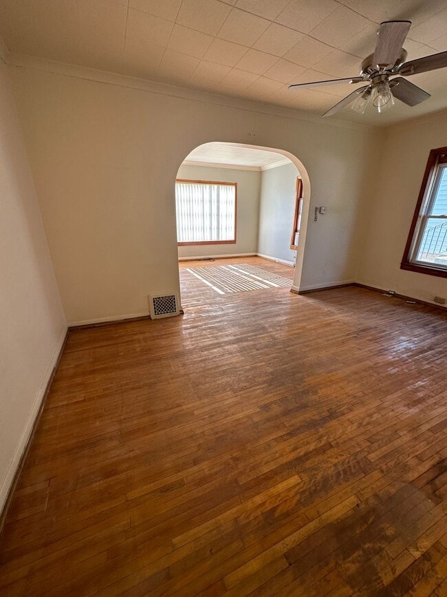 Photo - PP - 12 - Glendale Unit Lower