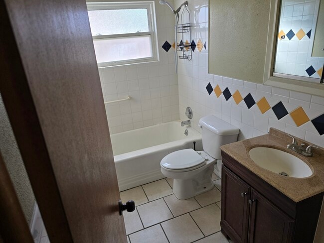 Photo - 70 Amherst Ave