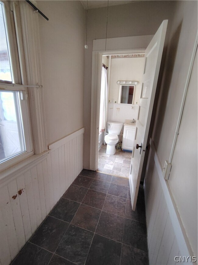 Photo - 2331 Midland Ave