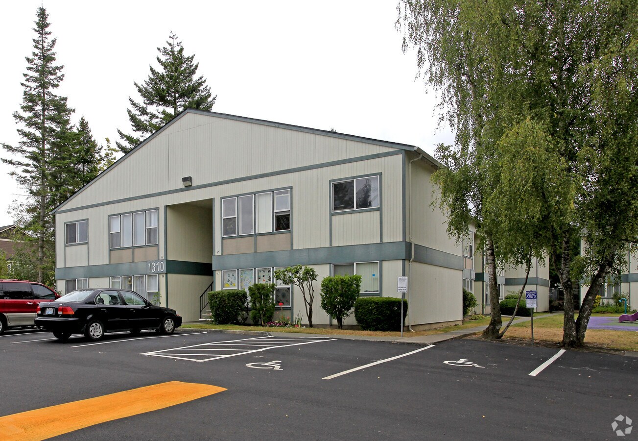 Trailside Village Apartments Everett, WA