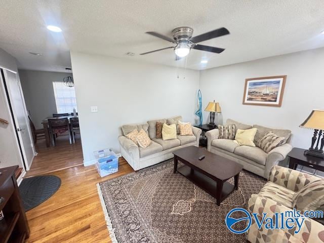 Photo - 522 Lisa Ln NW