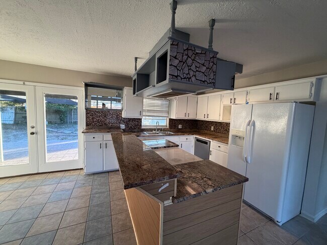 Photo - 5202 Thornton Ln