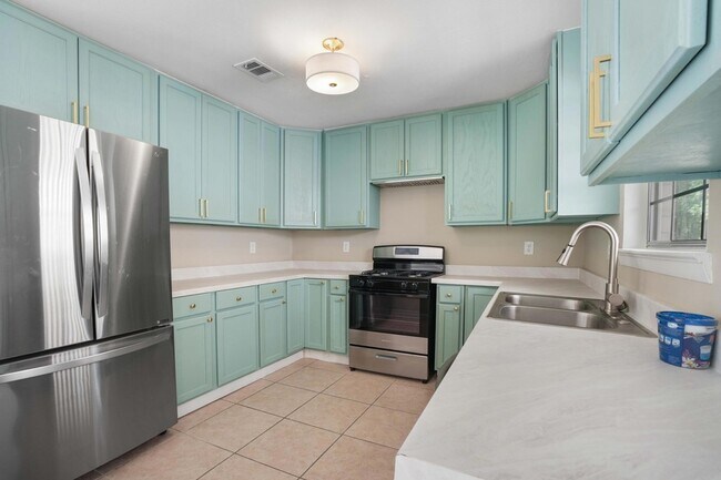 Photo - 255 Brackin St Apartment Unit B