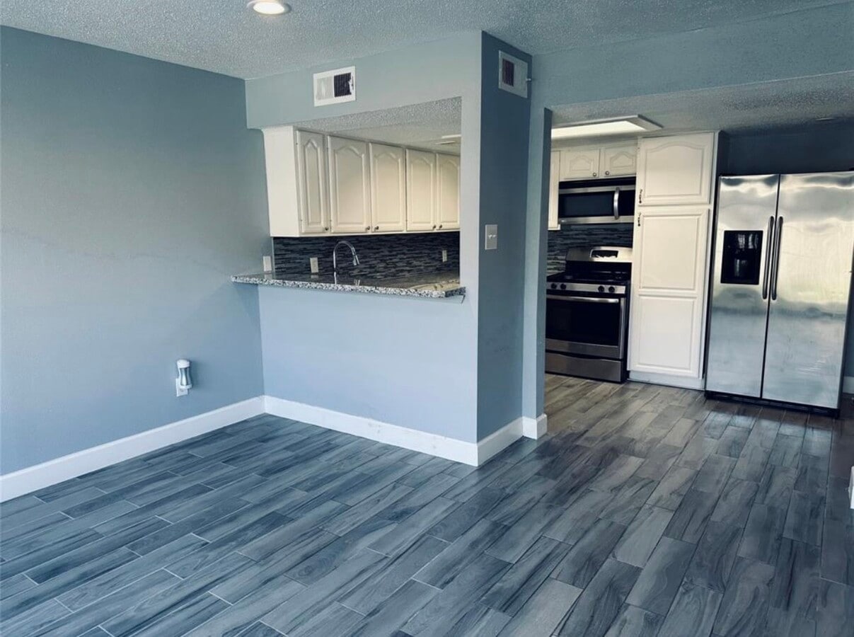 Photo - 2515 Oak Hill Dr