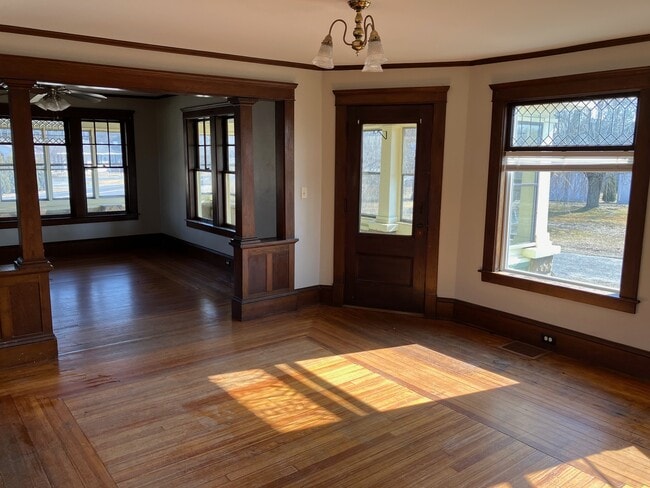375 Hadley Rd
