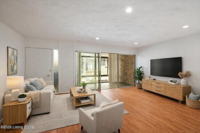 Building Photo - 1040 Cherokee Rd Unit APT E4