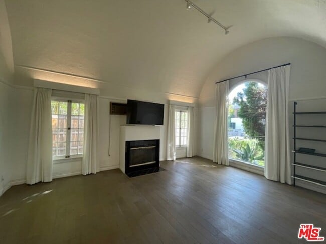 Photo - 459 S Holt Ave