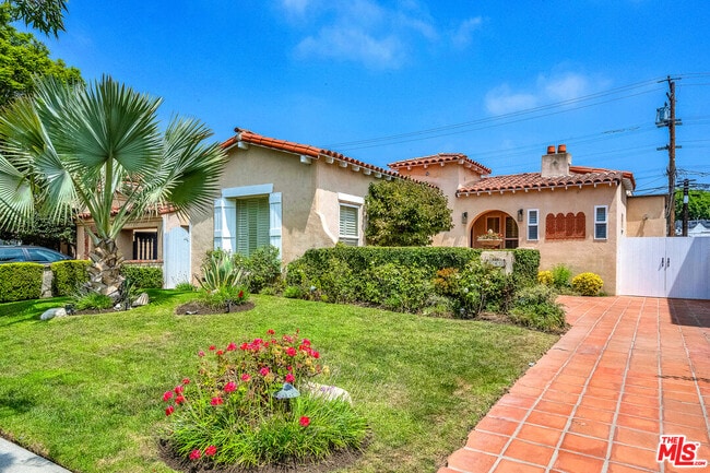 Photo - 240 S Clark Dr Casa